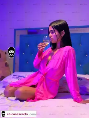 Cute, Slim, Accommodating, Exotic Brunette Available For You, Escorts en Bogotá — 20 años