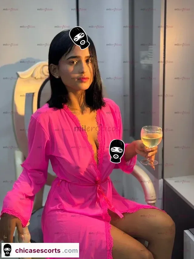 Foto de Cute, Slim, Accommodating, Exotic Brunette Available For You — imagen 6