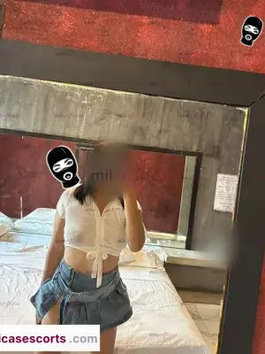Tu Zorrita Cachonda Te Encantará Verme En 4, Chica Sensual, Escorts en Bogotá, Colombia — 19 años