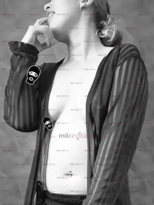 Me Quieres Correr El Vestido Y Darme Por Mi Colita Redonda, Escorts en Bogotá — 22 años