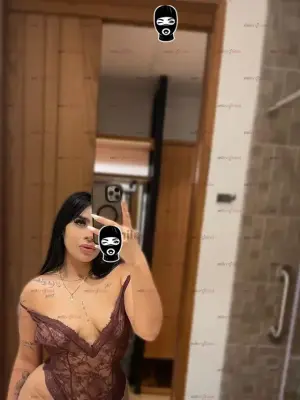 Nueva En Tu Ciudad Pelinegra Vip Elegante Todo Lo Que Estabas Buscando, Escorts en Cali — 45 años