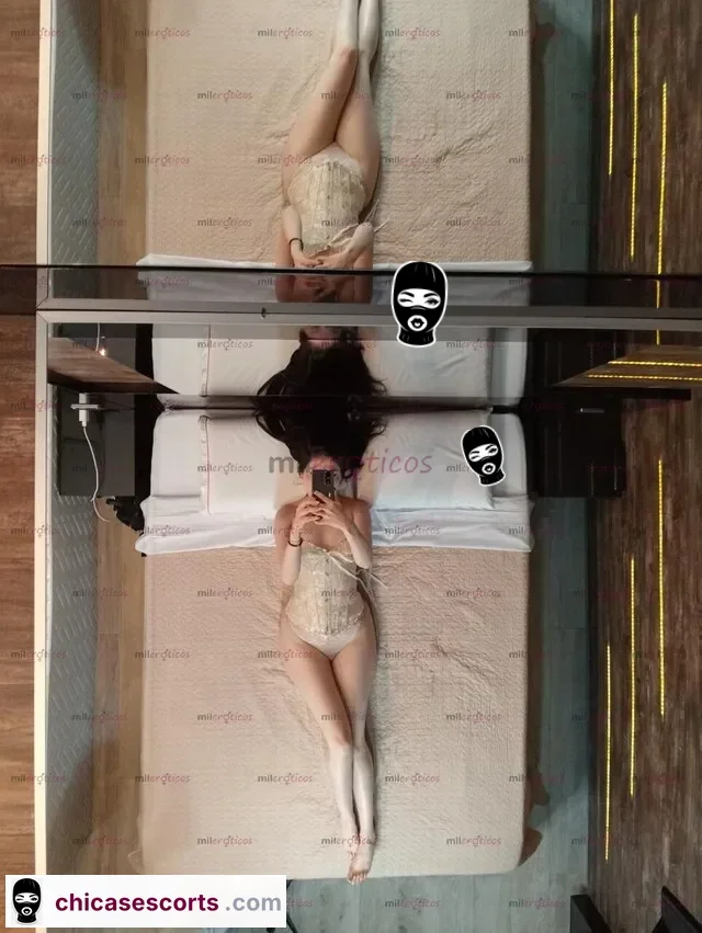 Foto de Vero, Caliente, Discreta, Femenina Y Complaciente — imagen 9