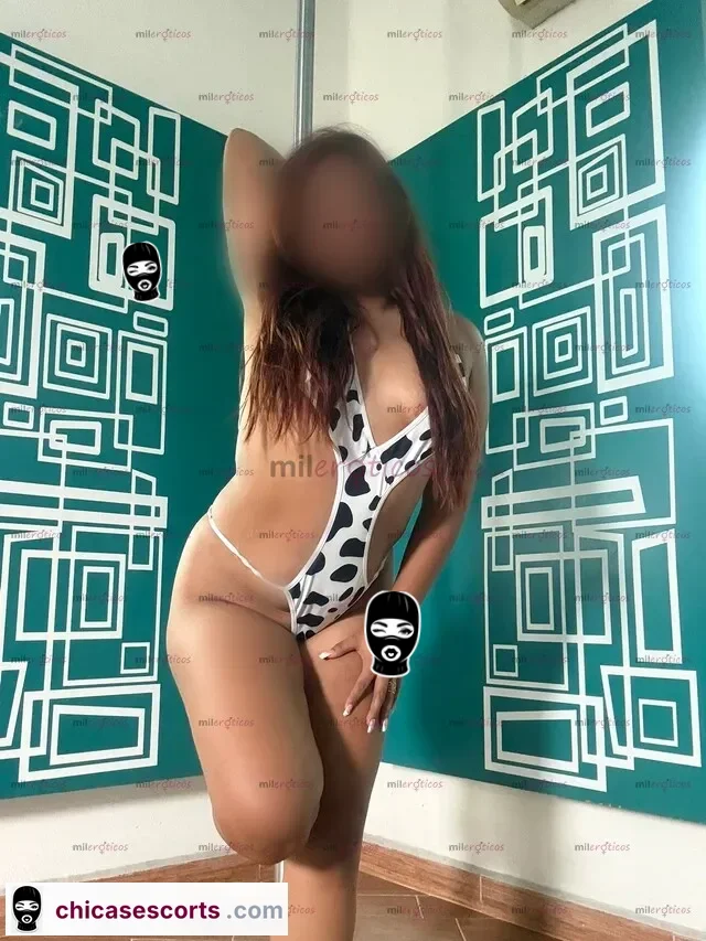 Foto de Morenita Y Apretadita Con Garganta Profunda — imagen 3