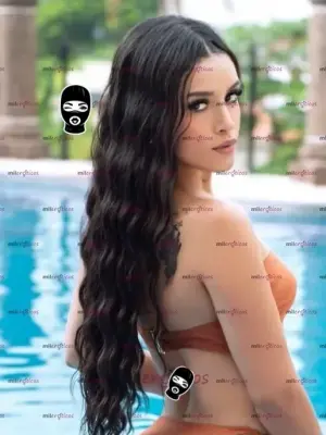 Isabella, Escorts en Bogotá, Colombia — 19 años