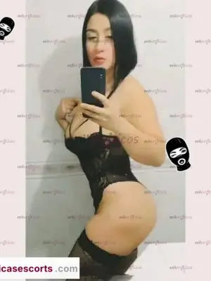 Itali : Deliciosa Mujer Colombiana Complaciente Estrechita Complaciente, Escorts en Bogotá — 19 años