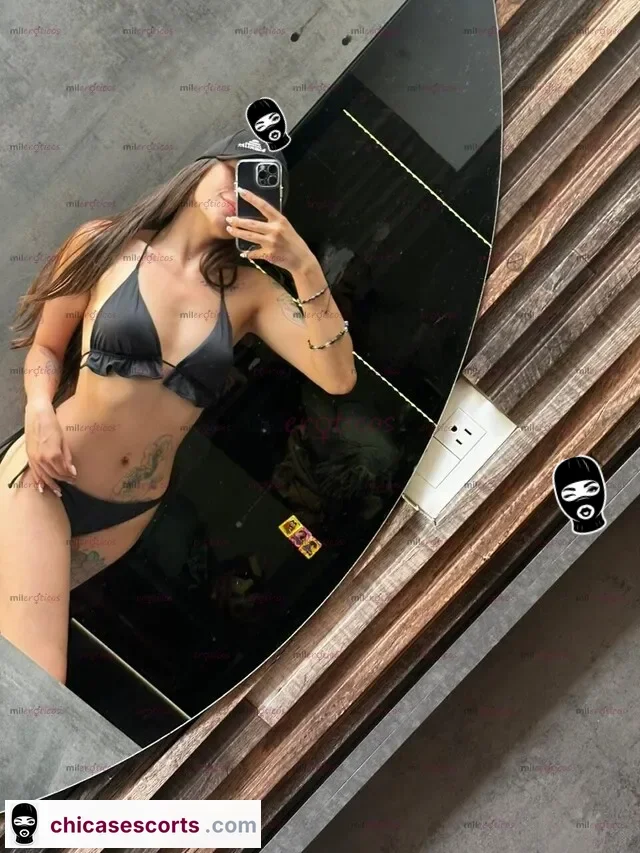 Foto de Linda Y Delicada Rubia De Mirada Intrigante Con Cuerpo Esbelto — foto de perfil verificado