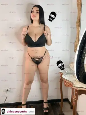 Pollitas 20 AñItos. Grandes Tetas Naturales Ardiente Sensual Fogosa. FantasíA, Escorts en Medellín — 18 años