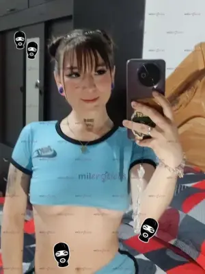 Alisson De 20 AñOs Flaca Complaciente Adicta Al Sexo, Escorts en Bogotá — 21 años