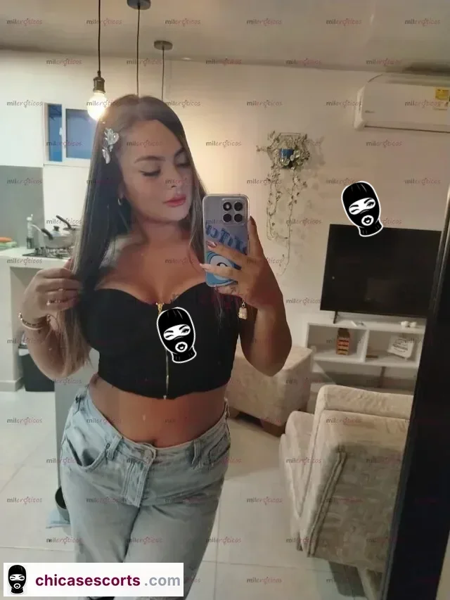 Foto de Nueva Modelo De Lujo CaribeñA Rubia De Hermoso Rostro Y Encantadores Ojos Café — imagen 4