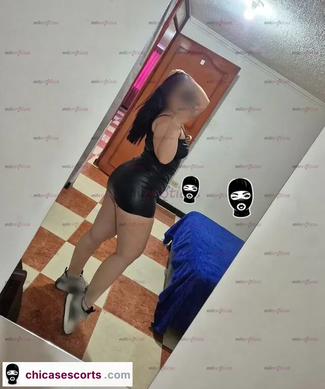 Foto de Hermosa Pelinegra Con Curvas Naturales — foto de perfil verificado