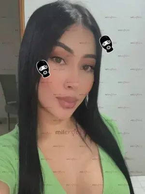 Me Llamo Alexa Espectacular Pelo Largo Hermosas Nalgas, Escorts en Medellín, Colombia — 48 años