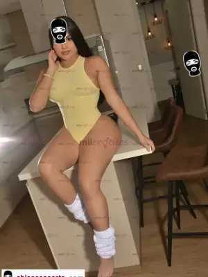 Pelinegra Caliente Con Carita De MuñEquita Sere Tu Mejor Fantasia Escribeme, Escorts en Medellín — 18 años