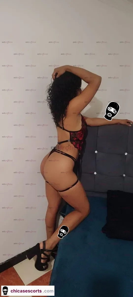 Foto de Tatis Fuego Nuevo En Casa Morena De Piel Caliente Y Crespos Salvajes — imagen 6