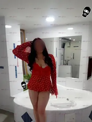 Bomba Sensual Y Complaciente Hermosa Dama Pelirroja, Escorts en Bogotá, Colombia — 18 años