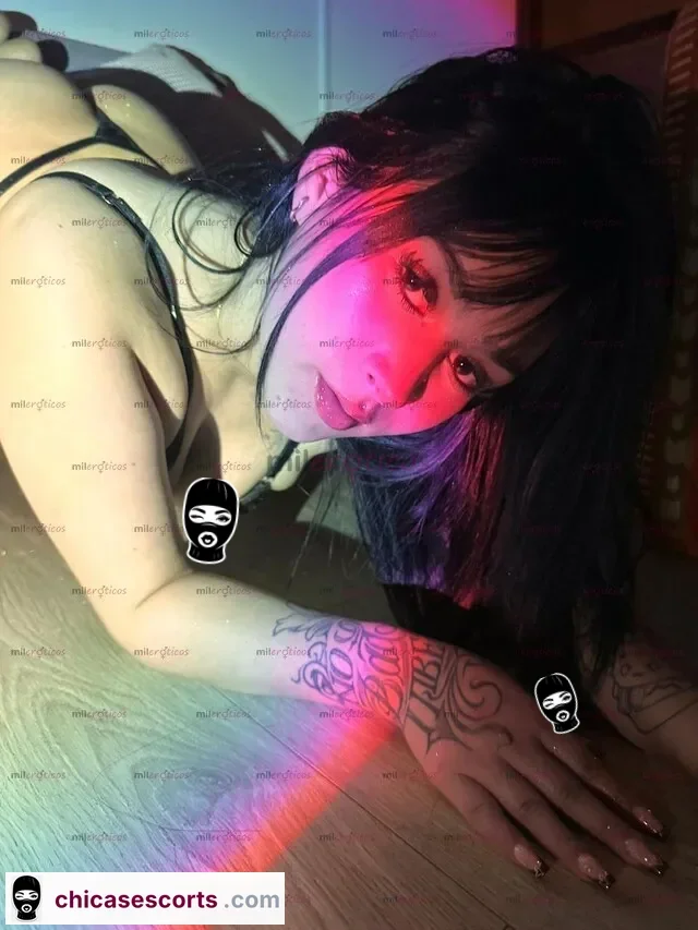 Foto de Emily Rousse A Domicilio: SeduccióN En LáTex Negro — imagen 4