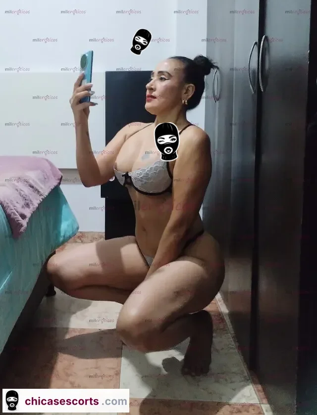 Foto de Tu Reina Con Un Cuerpo Que Pide Ser Devorado Y Pechos Llenos De Deseos — imagen 3