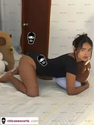 Tierna Carita Linda Flaquita Extrovertida, Escorts en Bogotá, Colombia — 18 años