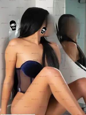 Morena Alta De Ricos Senos Dispuesta A Cumplir Tu Mejor Fantacia, Escorts en Bogotá — 19 años